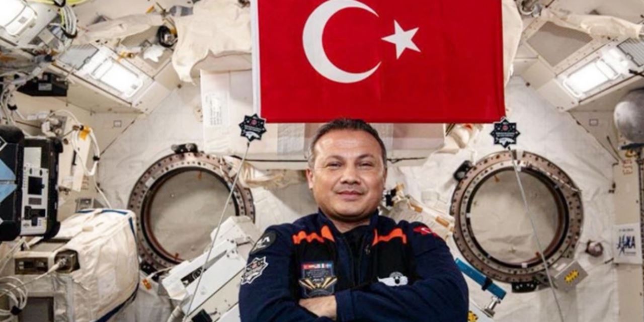 Türk astronot Alper Gezeravcı'nın uzay yolculuğu sona eriyor