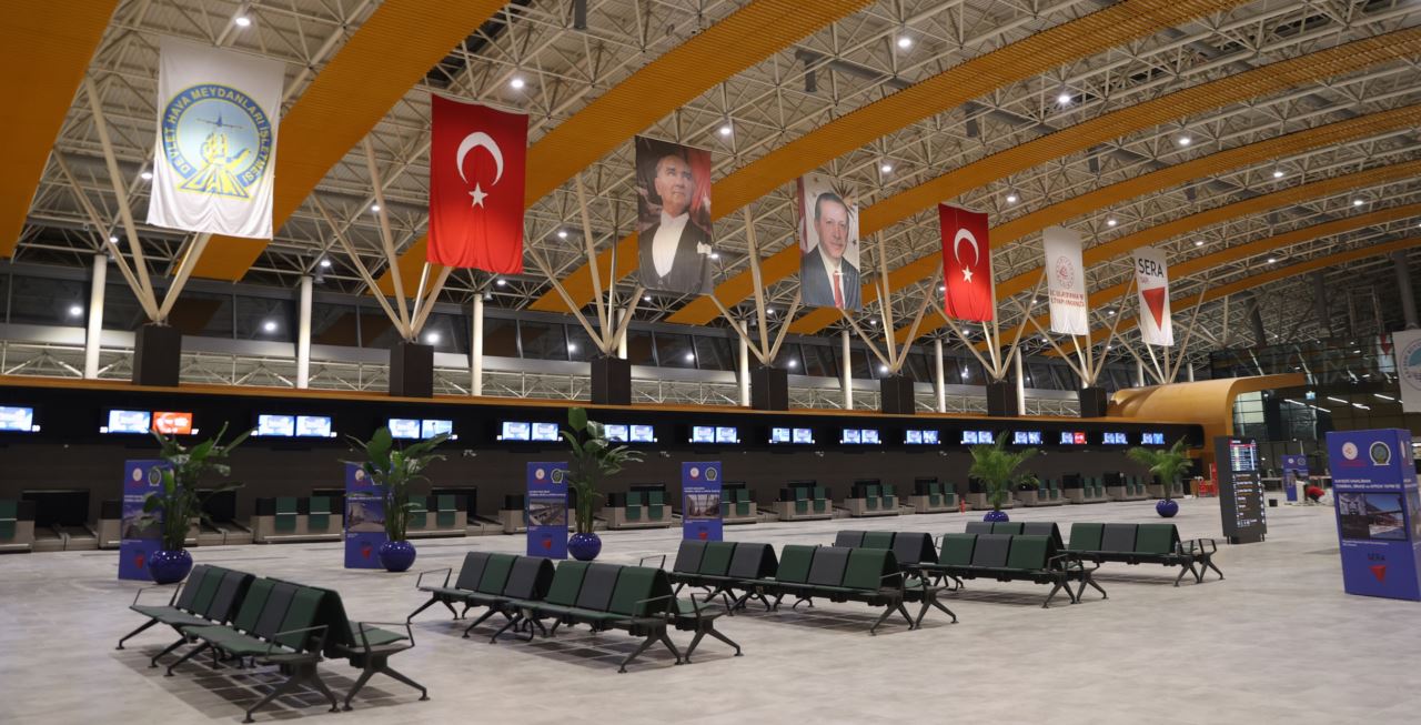 Yeni terminal binası artık hizmette