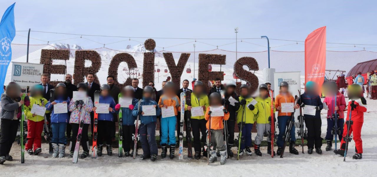 'Suçtan Uzaklaş Zirveye Yakınlaş' projesiyle  çocuklara kayak eğitimi verildi