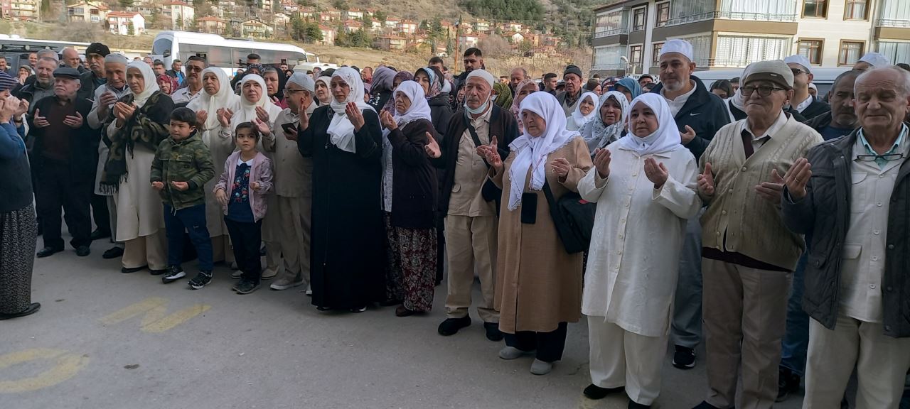 Kutsal topraklara gidenler dualarla uğurlandı