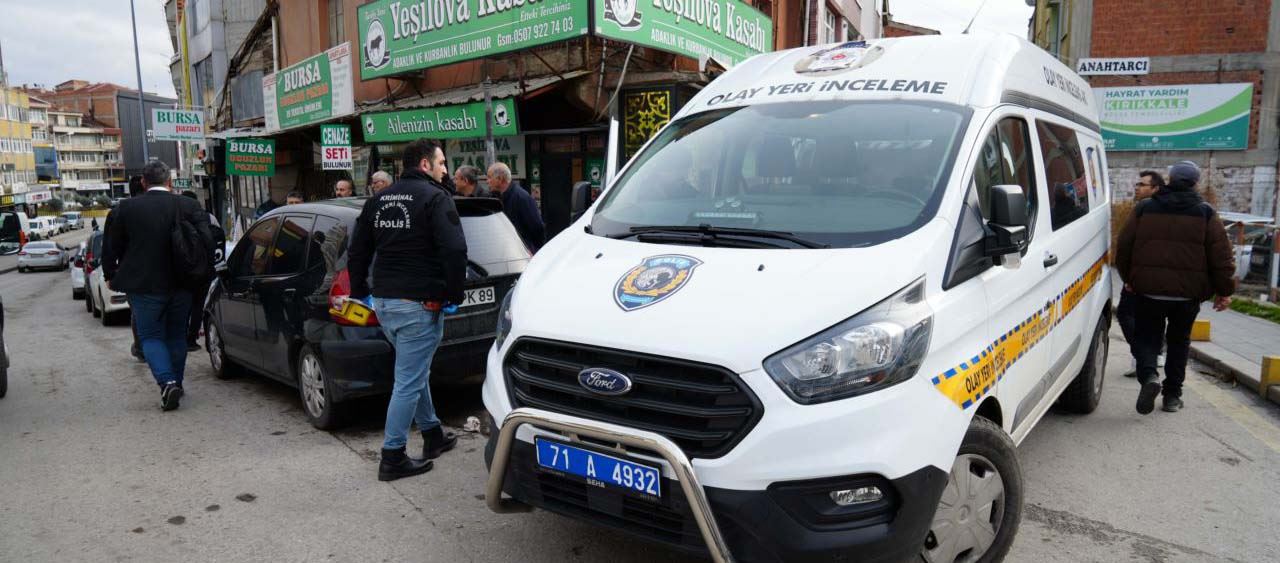 Kuyumcu kuryesini cadde ortasında gasp ettiler