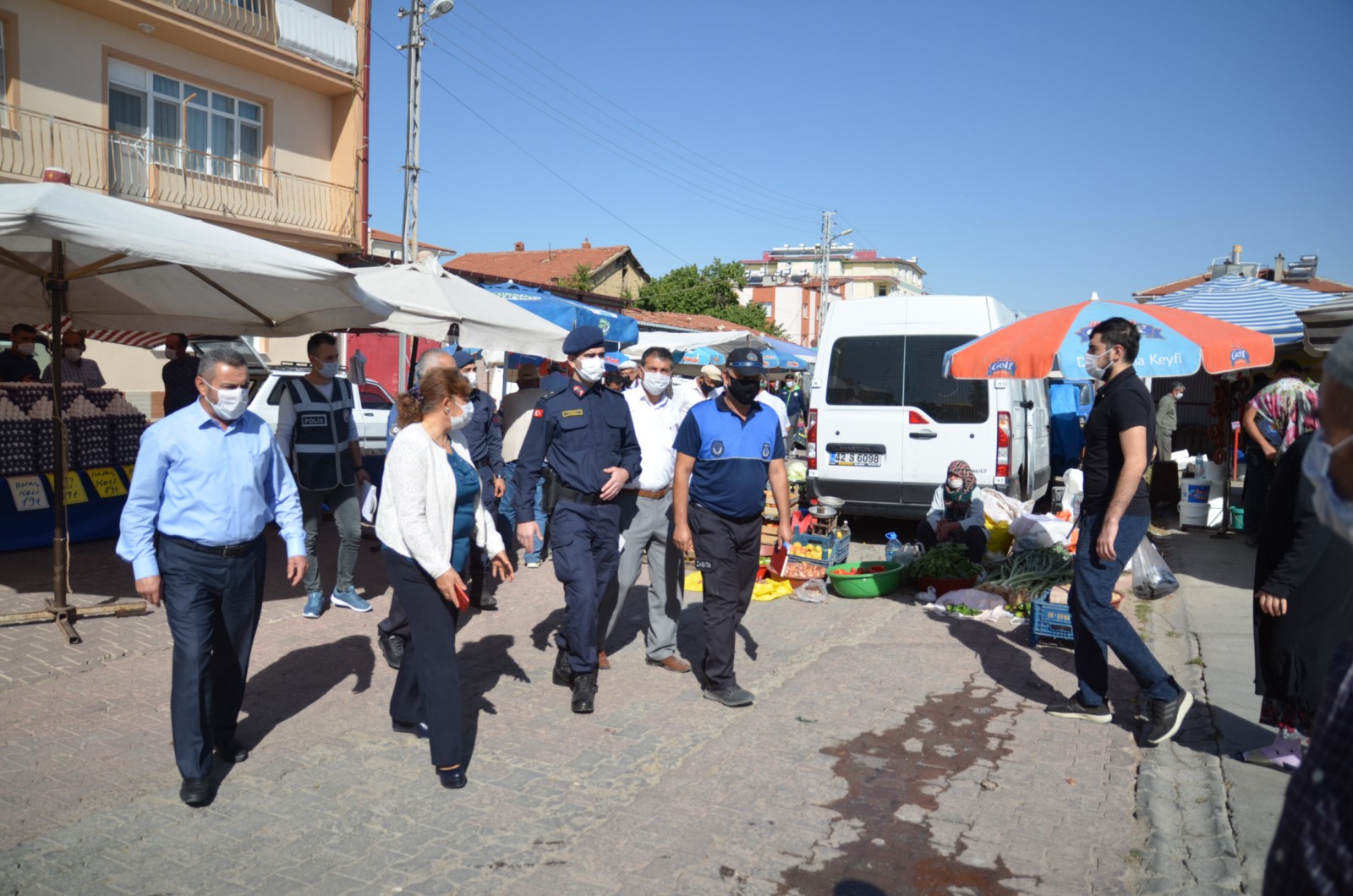 Koronavirüs tedbirlerine uymayan 4 bin 922 kişiye ceza verildi