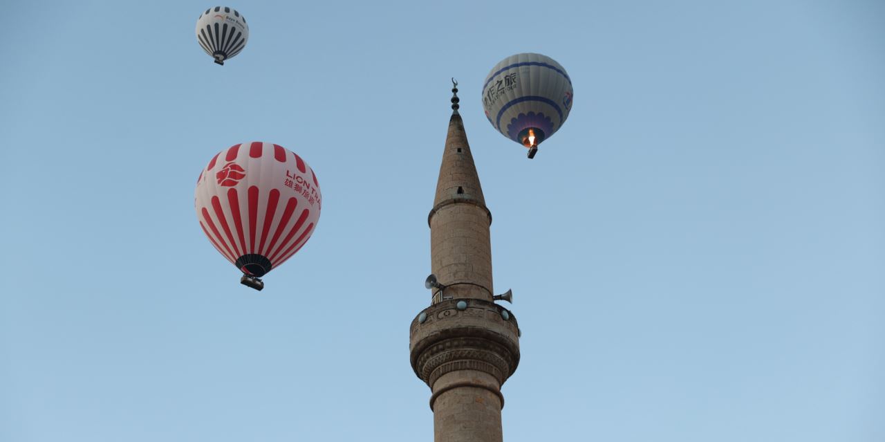 Balonlar "Gazze'de acil ateşkes" çağrısı ile havalandı