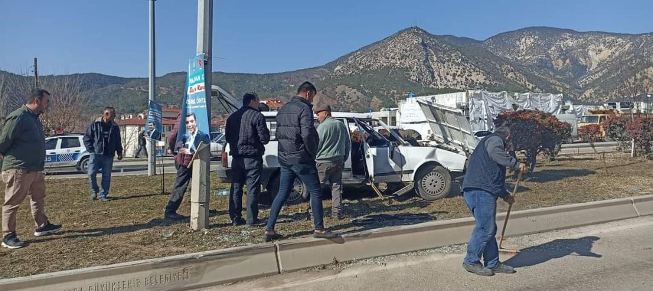 Tır ile otomobilin çarpışmasıyla meydana gelen kazada 1 kişi yaralandı