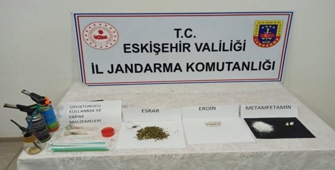 Jandarma ekipleri 2 farklı uyuşturucu operasyonu organize etti