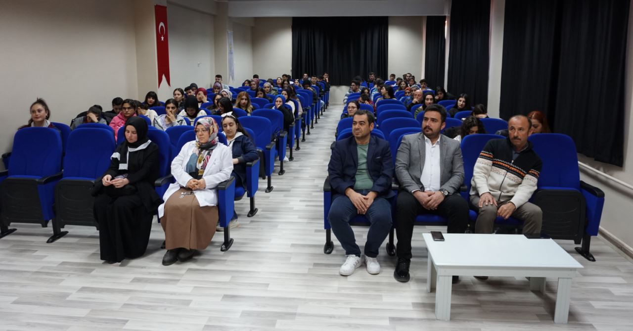 "28 Şubat’ın Toplumsal Etkileri" konferansı düzenlendi