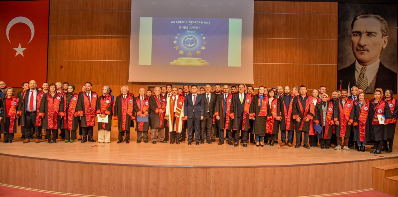 KMÜ’de ‘Akademik Performans ve Biniş Giyme Töreni’ gerçekleştirildi