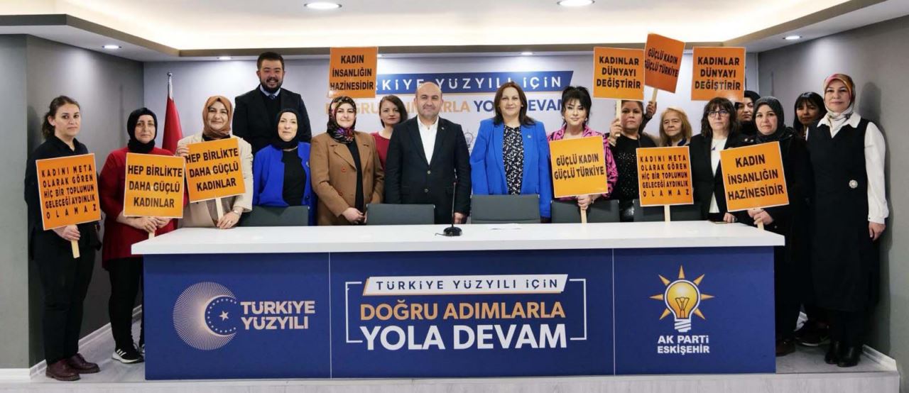 AK Parti Eskişehir İl Kadın Kolları Kadınlar Günü dolayısıyla açıklama yaptı