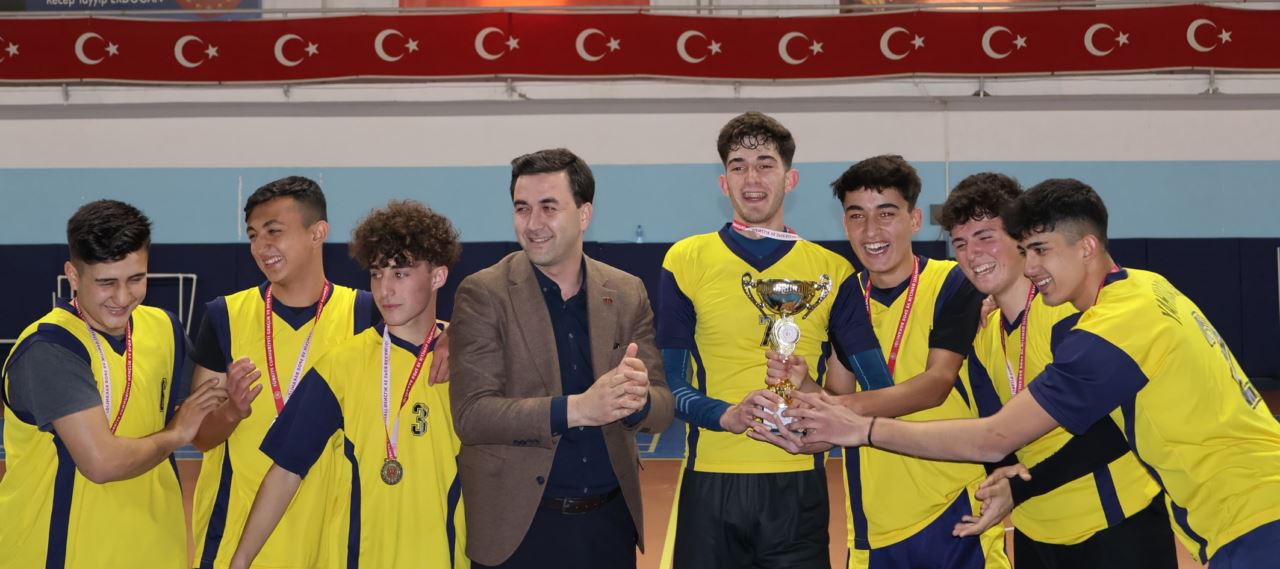 Yahyalı'da düzenlenen futsal turnuvası sona erdi