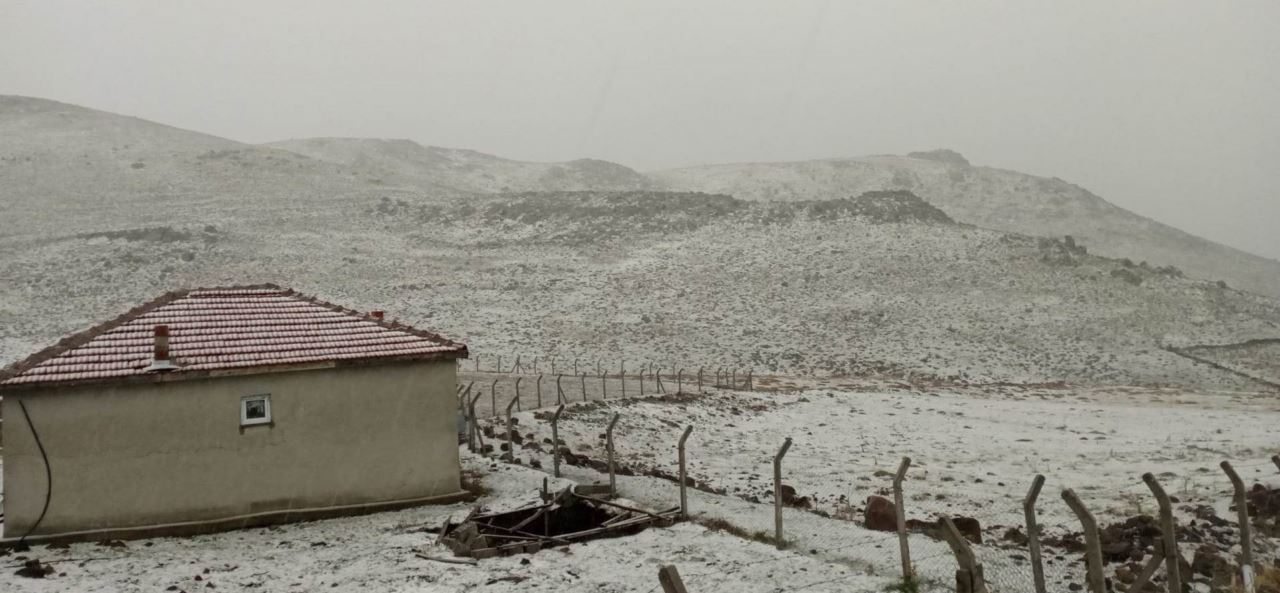 Kulu’daki dolu yağışı zor anlar yaşattı