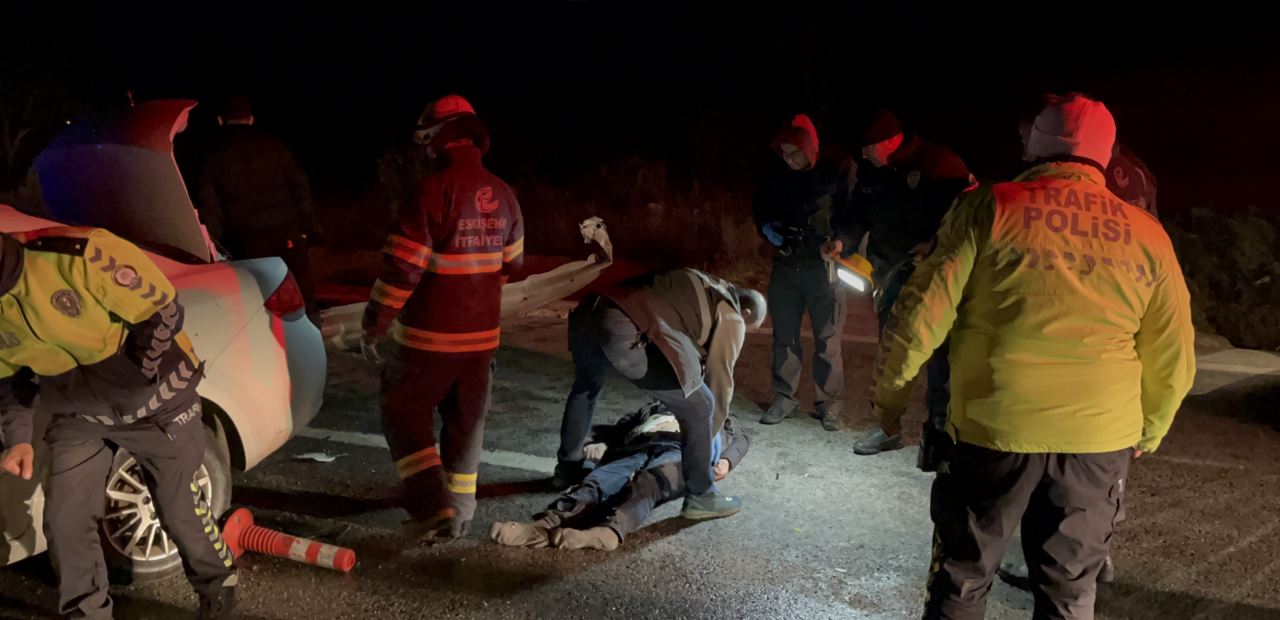 Feci kaza: 190 kilometre hızla direğe çarpan sürücü yaşamını yitirdi