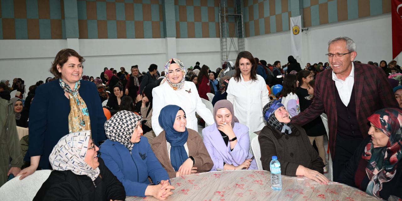 Sarayönü'nde Kadınlar Günü Çifte Kutlamayla Taçlandı