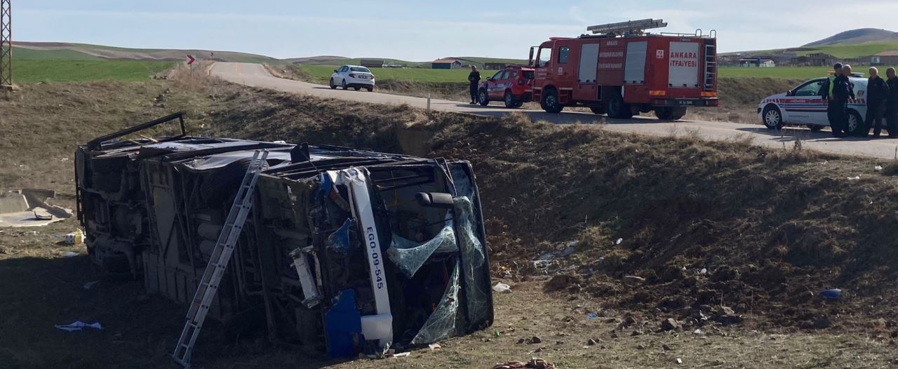 Belediye otobüsünün şarampole devrilmesi sonucu 16 kişi yaralandı