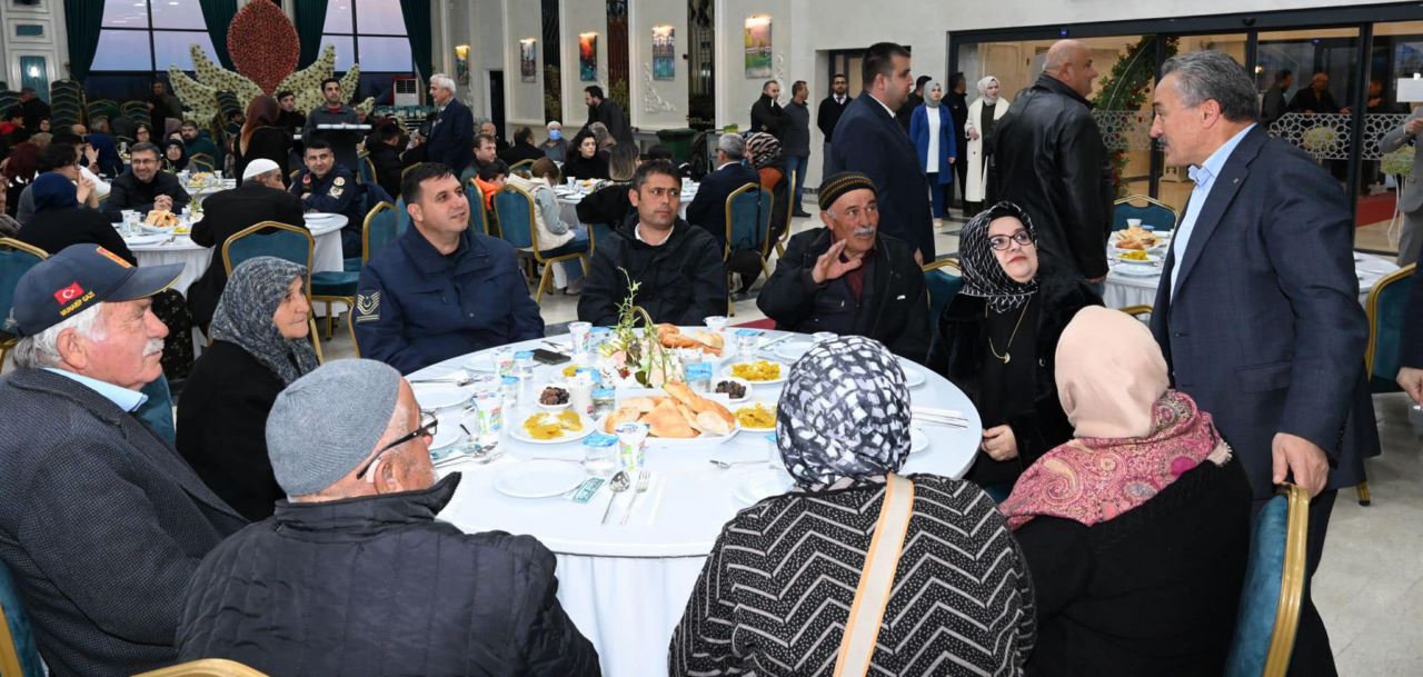 Şehit ve gazi yakınları iftarda buluştu