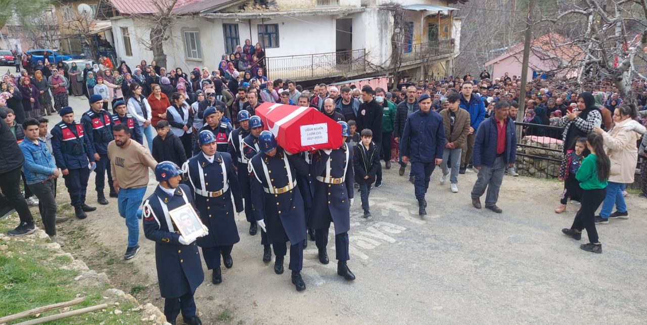 Trafik kazasında yaşamını yitiren uzman çavuşun cenazesi, Karaman'da defnedildi