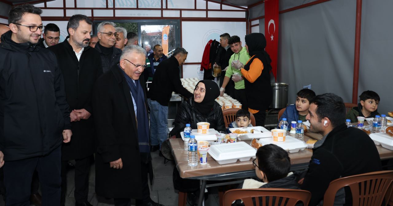 Başkan Büyükkılıç, iftar çadırlarına ziyarette bulundu