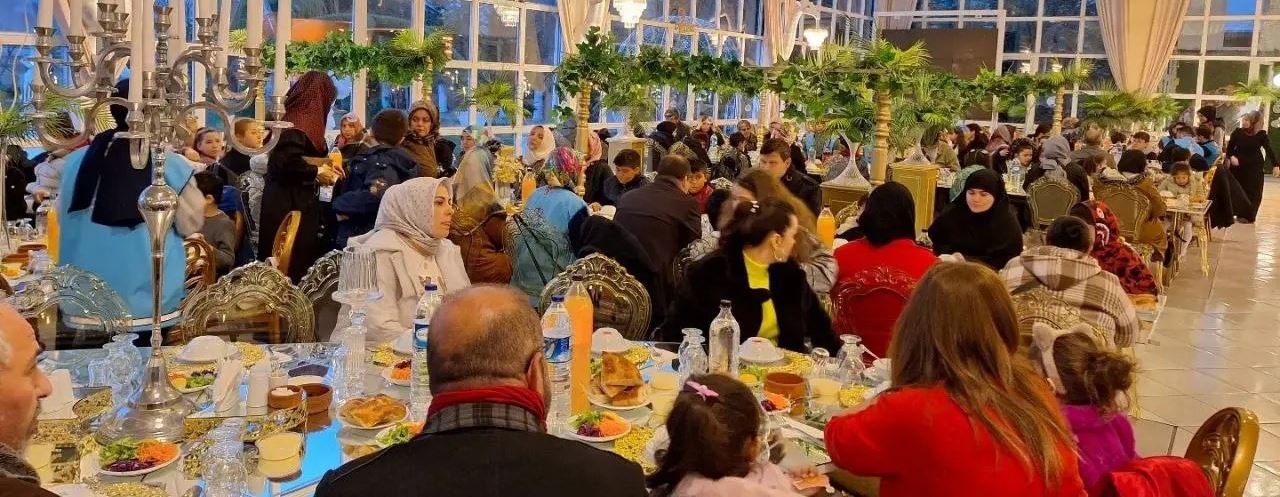 Biz Bir Aileyiz" temalı bir iftar programı yetim çocukların yüzünü güldürdü