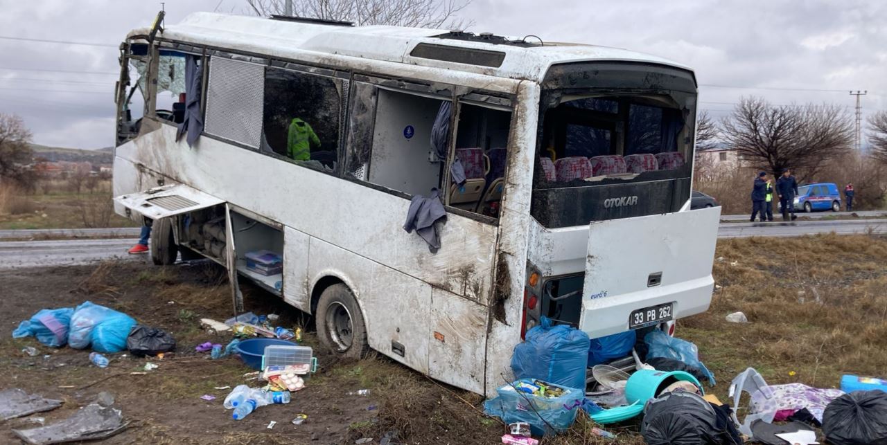 Cezaevi ring aracı devrildi: 1'i ağır 4 kişi yaralandı