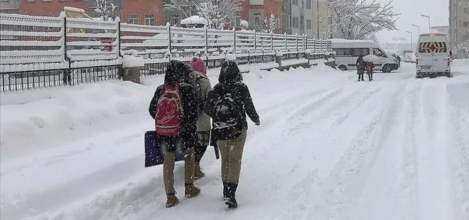 Eğitime kar engeli! Akıncılar'da eğitime ara verildi