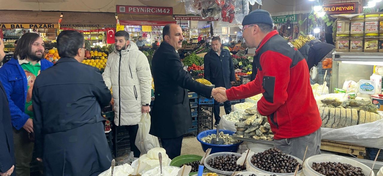 Başkan Altay, şehir merkezinde çeşitli ziyaretlerde bulundu