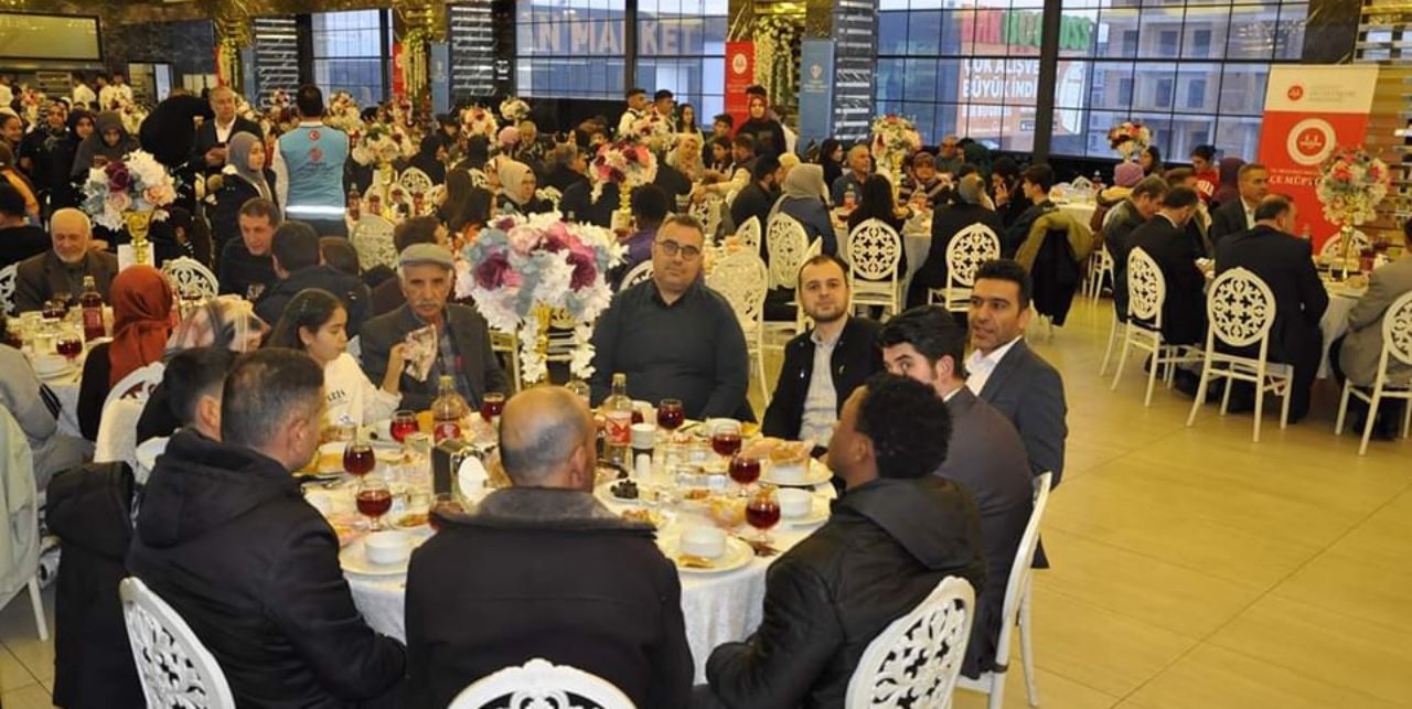 Diyanet’ten yetim öğrenci ve ailelerine iftar