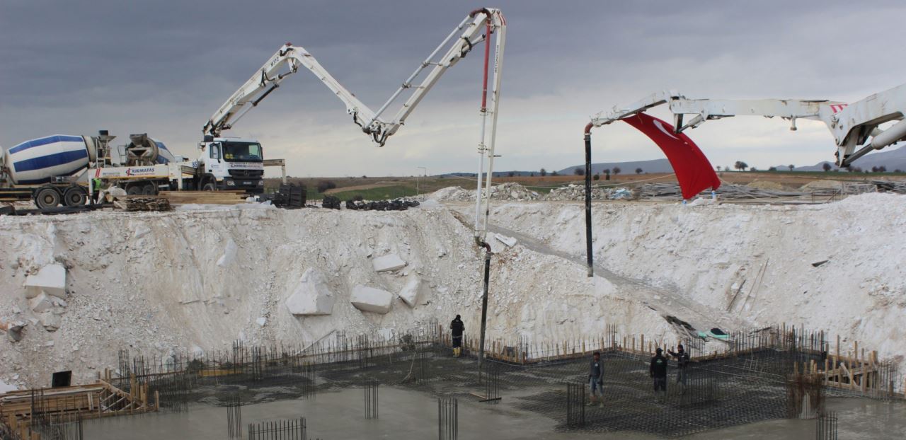 Beyşehir OSB'de yapımına başlanan caminin temeli dualarla atıldı