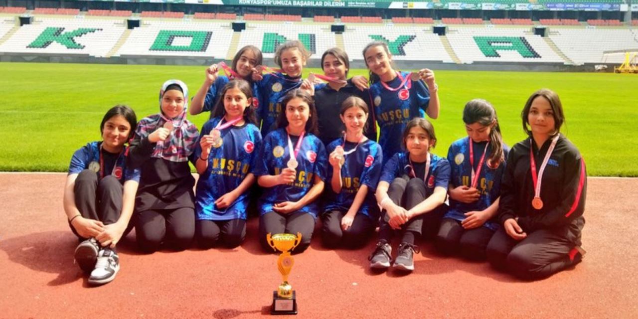 İsmail Kara Ortaokulu, futbolda Konya 3.sü oldu