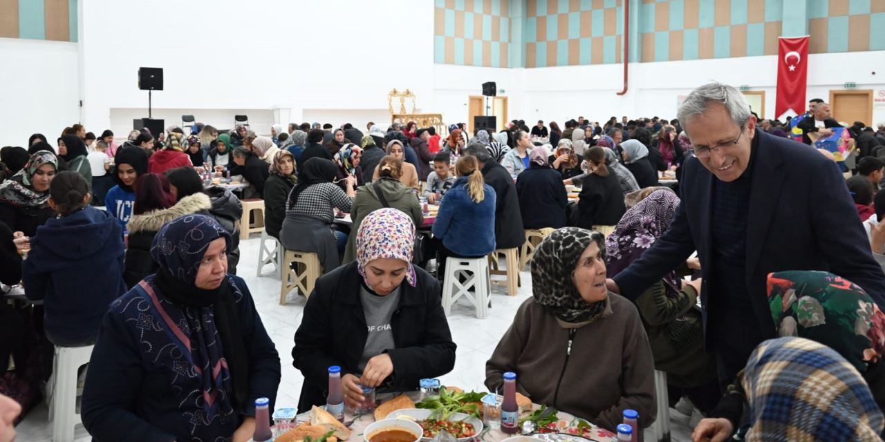 Solak belediye personeli ve aileleri ile iftar yaptı