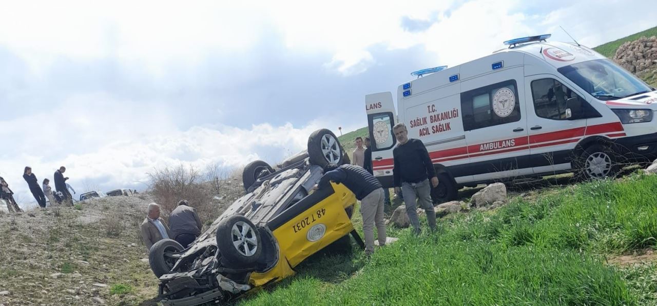 Beyşehir'de otomobilin devrilmesiyle meydana gelen kazada 1 kişi yaralandı