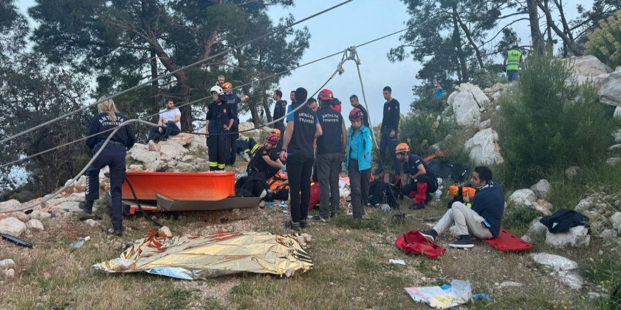 Antalya'da teleferik kabini parçalandı: 1 ölü, 10 yaralı, 98 kişi kurtarıldı