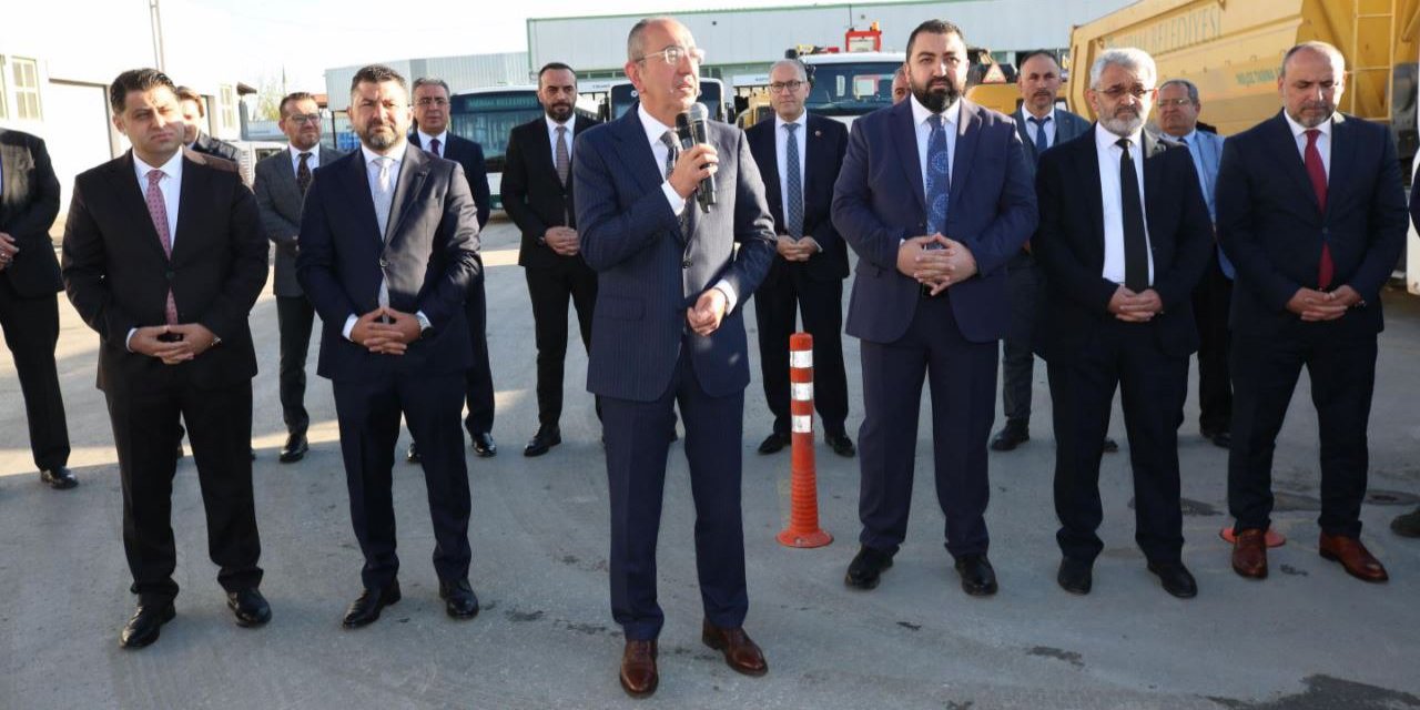Başkan Kavuş, belediye personeli ile bayramlaştı