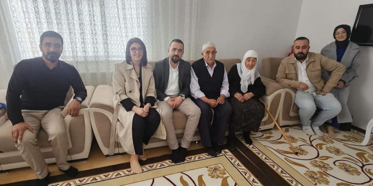 Sarayönü Derneği üyeleri şehit ailelerini ziyaret etti