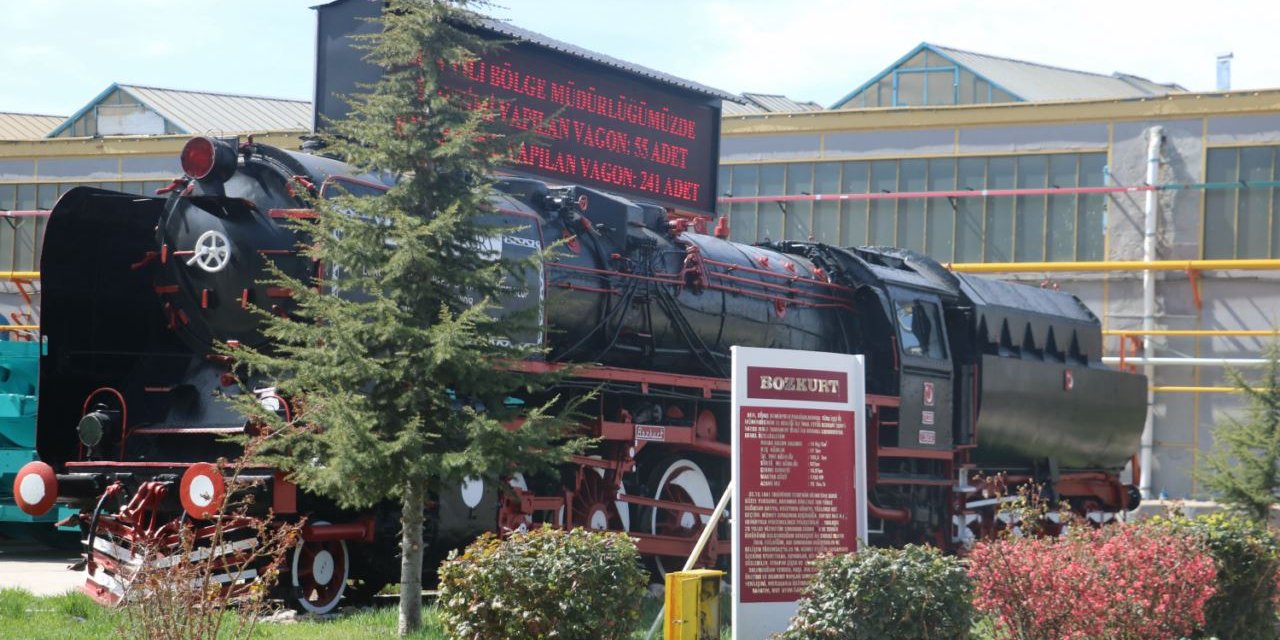 Türkiye'nin ilk yerli lokomotifi ‘Bozkurt' ahde vefa olarak sergileniyor