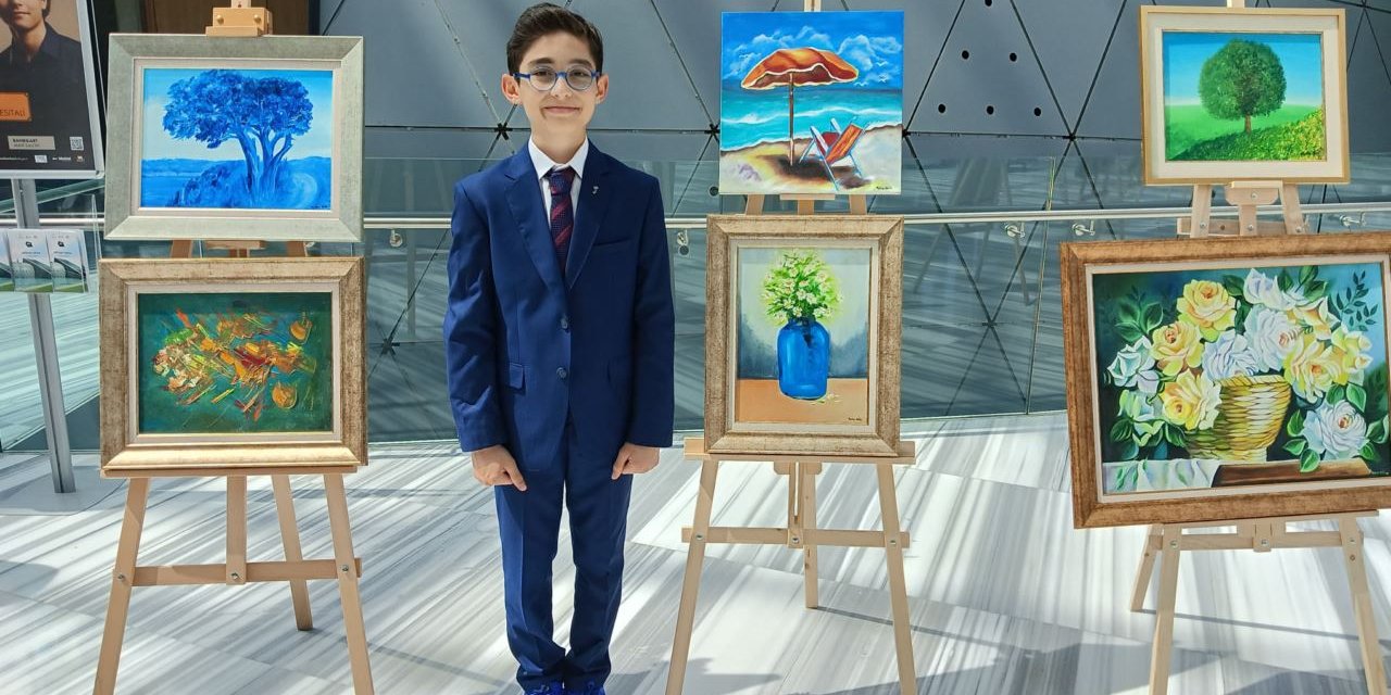12 yaşındaki ressam resimlerini şehit babası anısına sergiledi