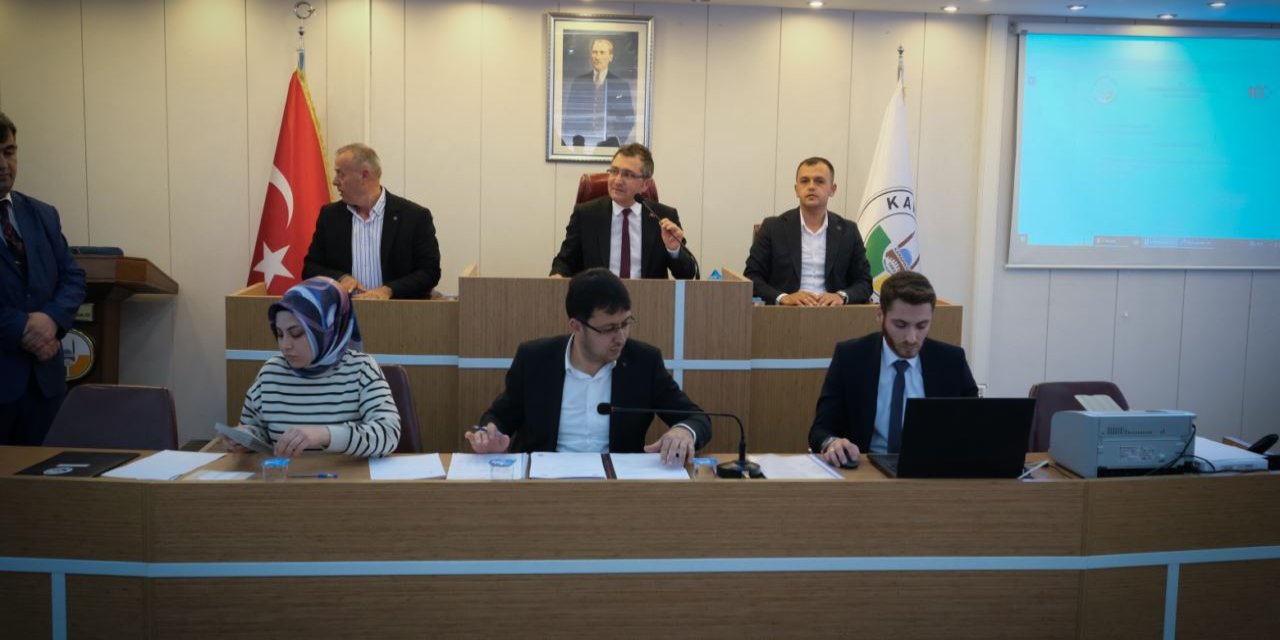 Karapınar Belediyesi yeni dönemin ilk meclis toplantısını gerçekleştirdi