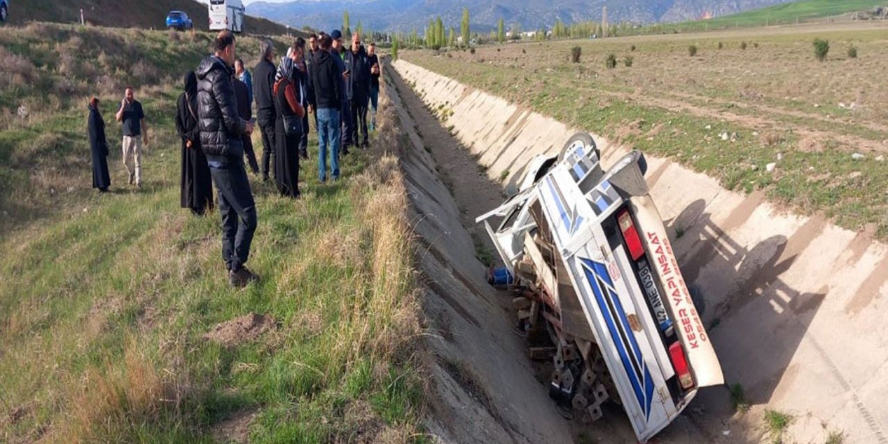 Konya'daki kazada kamyonetin kanala düşmesi sonucu bir kişi yaralandı