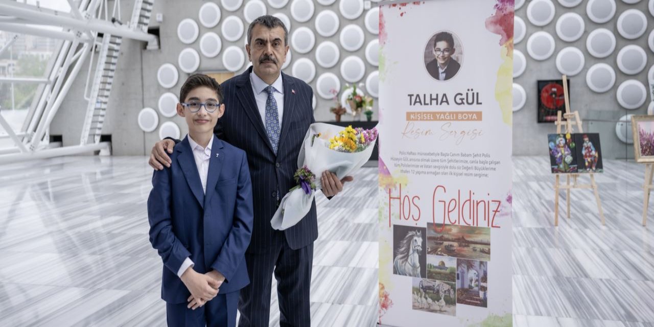 Bakan Tekin, şehit polis Hüseyin Gül'ün oğlunun sergisini ziyaret etti