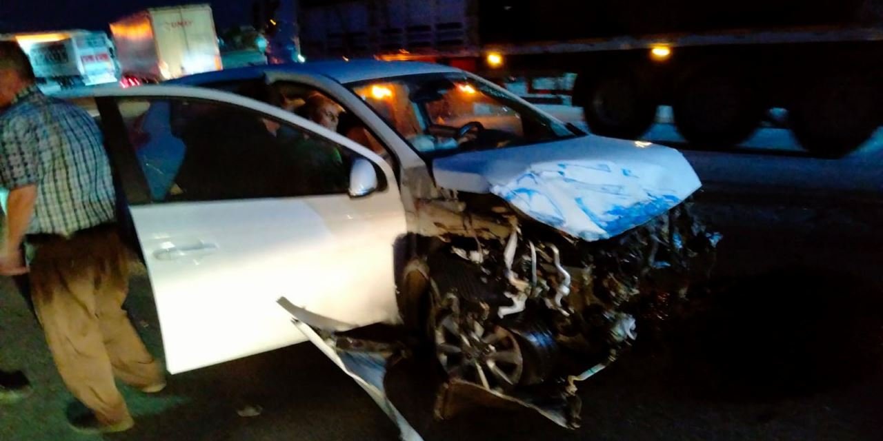 Konya’da otomobil ile kamyon çarpıştı. Kazada 4 kişi yaralandı