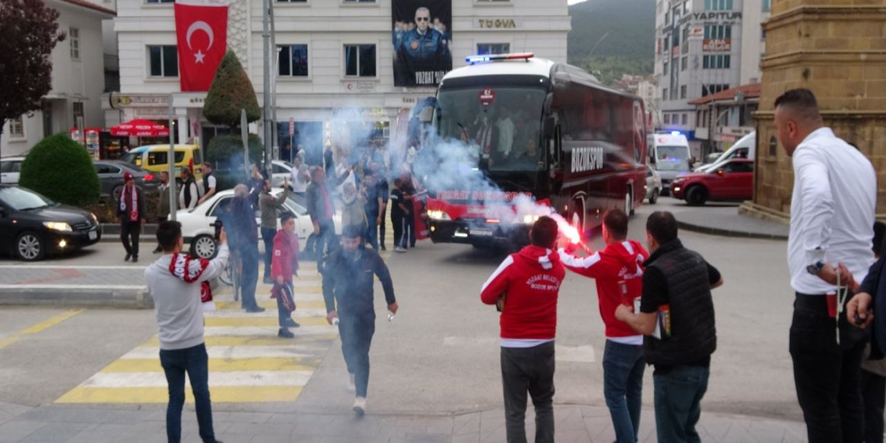 Yozgat Belediyesi Bozokspor, ligin bitimine iki hafta kala 3. Lig’e yükseldi