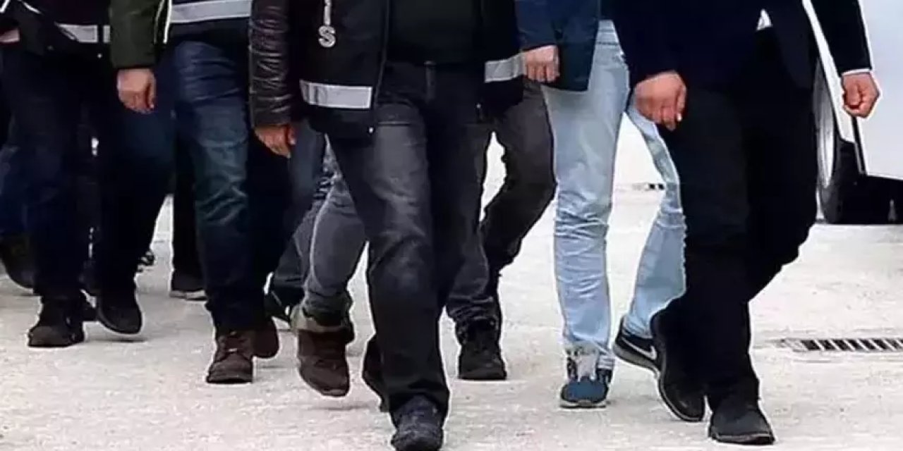 Konya merkezli FETÖ operasyonunda 4 kişi gözaltında