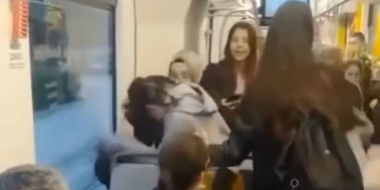 Tramvayda kız öğrenciler saç saça baş başa kavgaya tutuştu