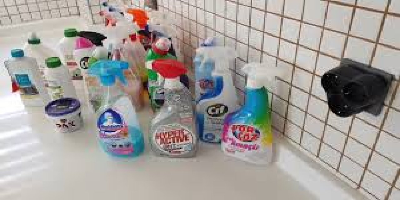 Ev temizliği aslında zor değil. Temizlik yaparken işinizi kolaylaştıracak 5 yöntem