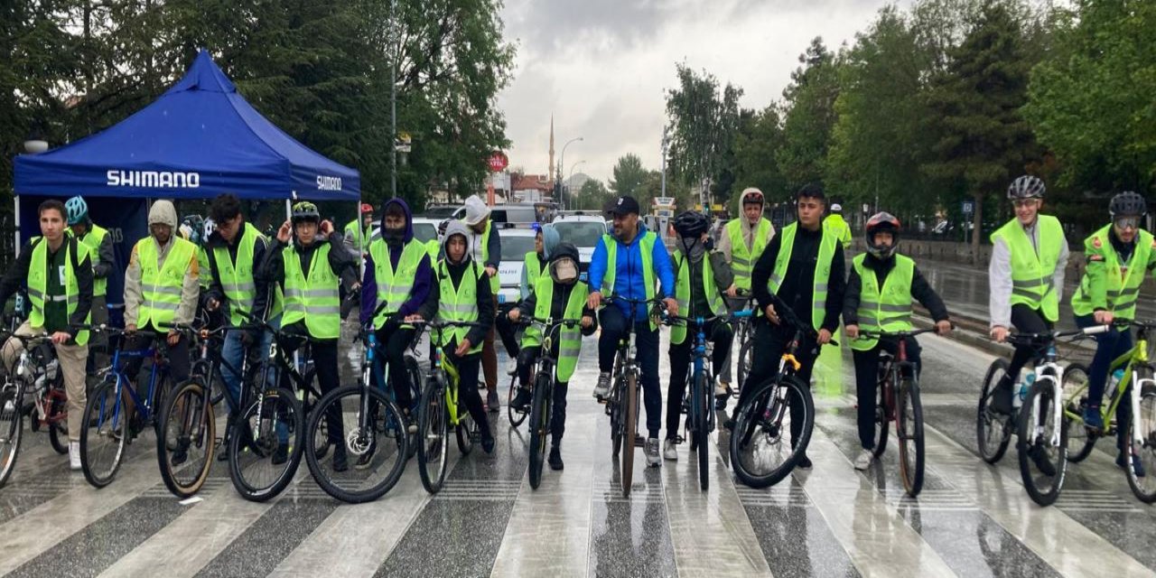 Konya'da "11. Yeşilay Bisiklet Turu" gerçekleştirildi