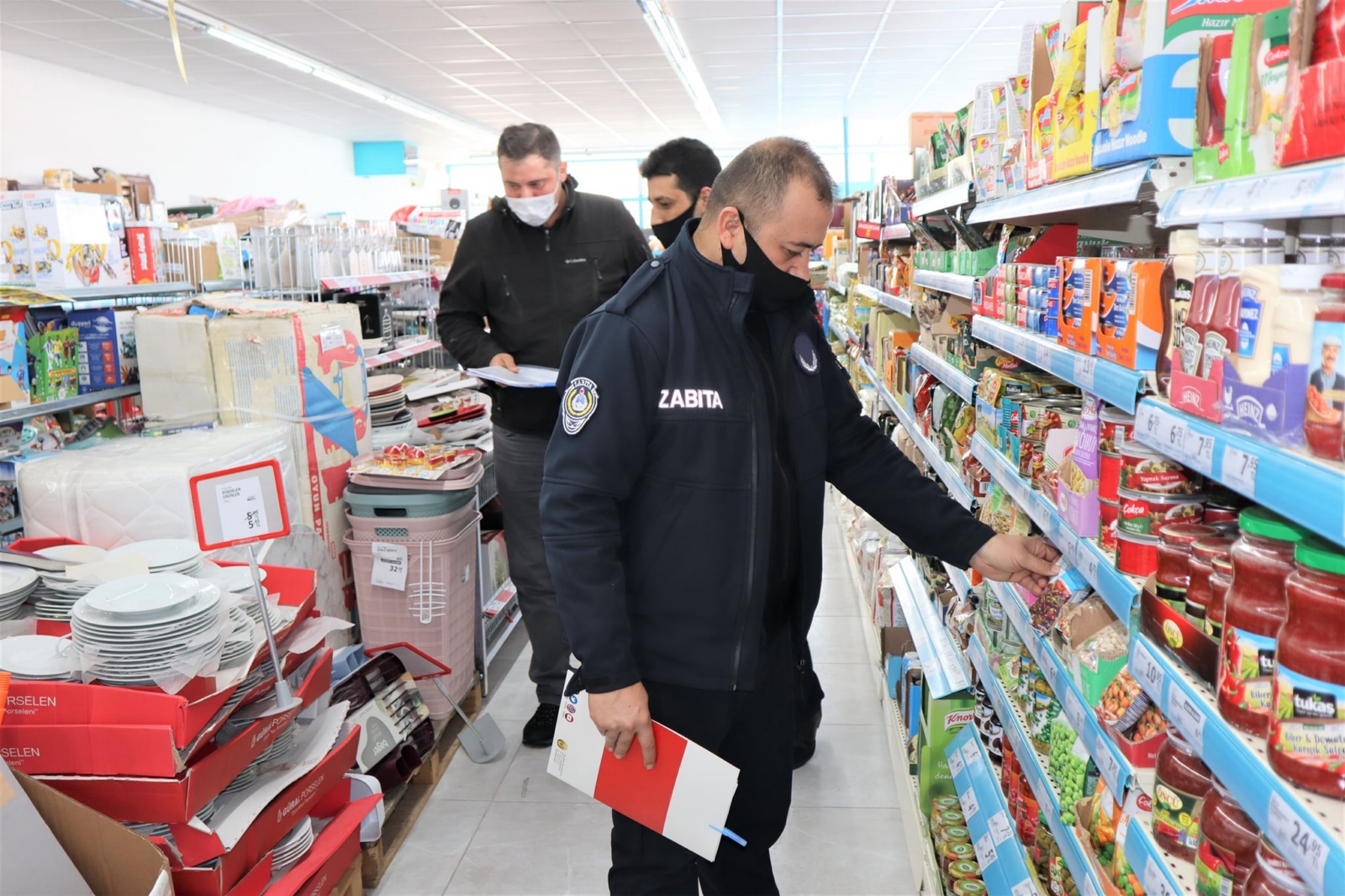 Zabıtadan pazar ve marketlerde denetim