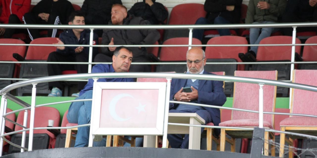 Sarayönü stadında protokol koltukları boş kaldı