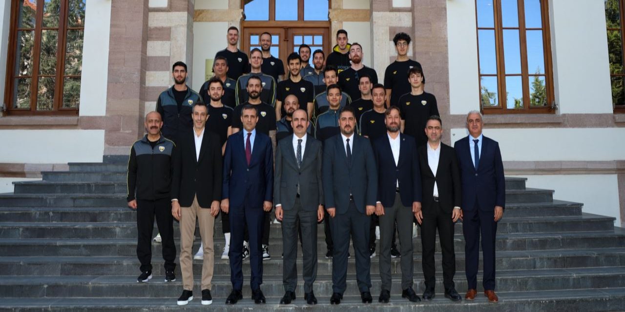 Türkiye Basketbol Ligi'ne yükselen takımdan Başkan Altay'a ziyaret