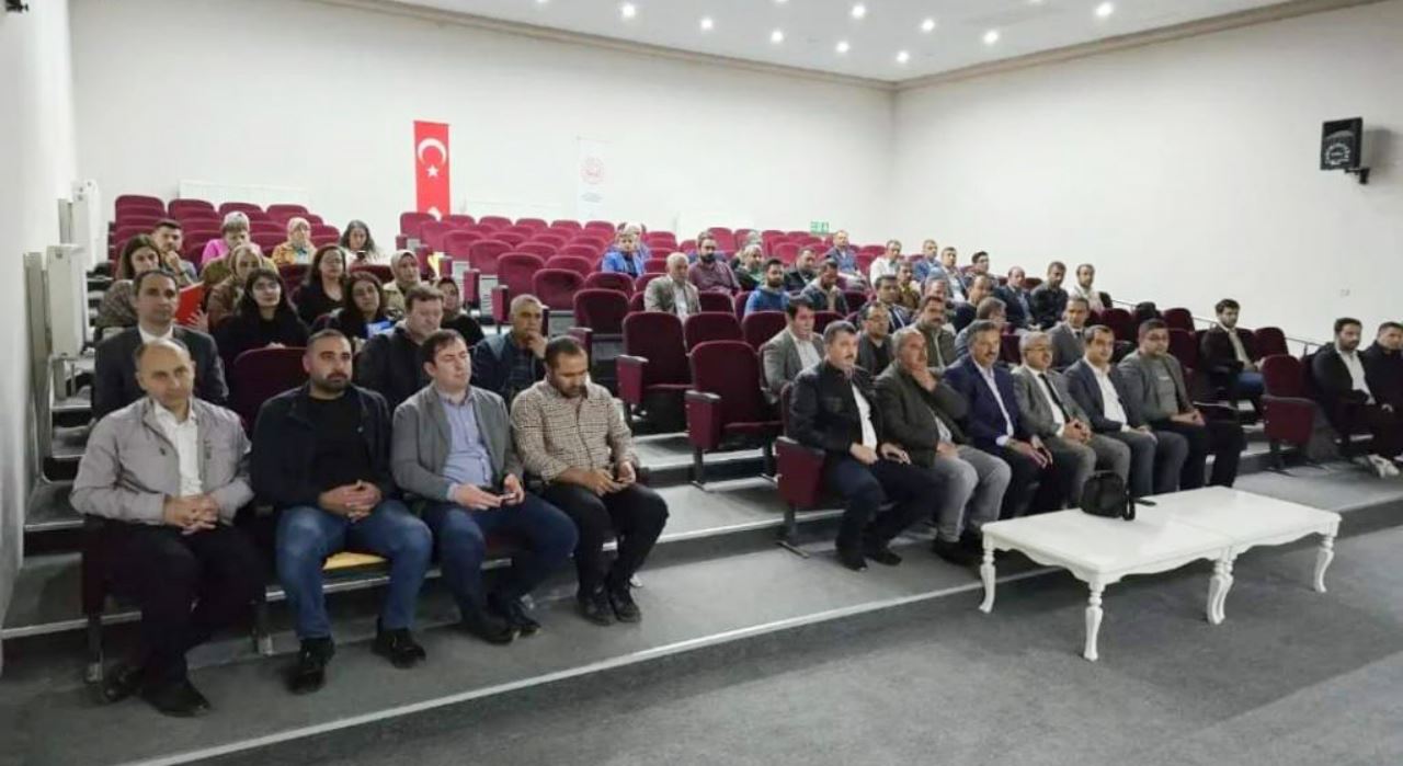 “Türkiye Yüzyılı Maarif Modeli” toplantıları yapılıyor
