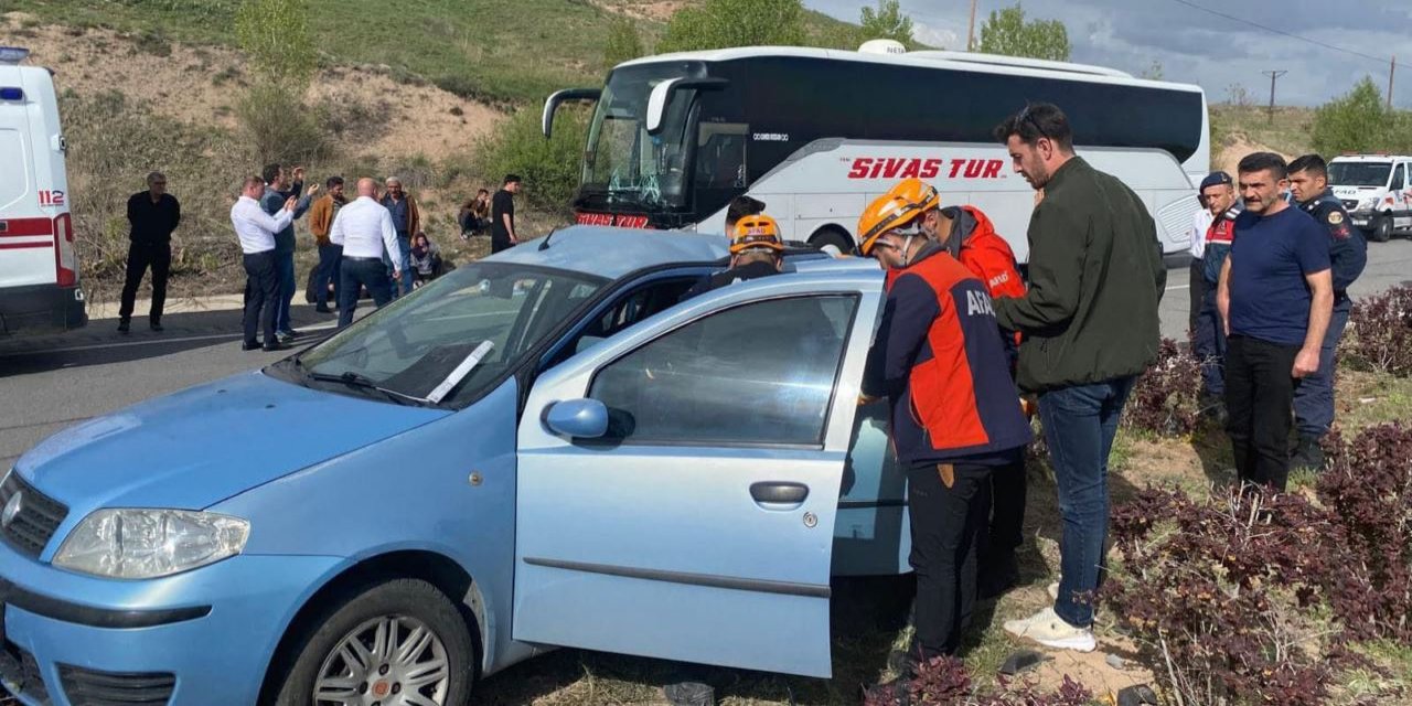 Kazada araçta sıkışan köpeği AFAD ekipleri kurtardı