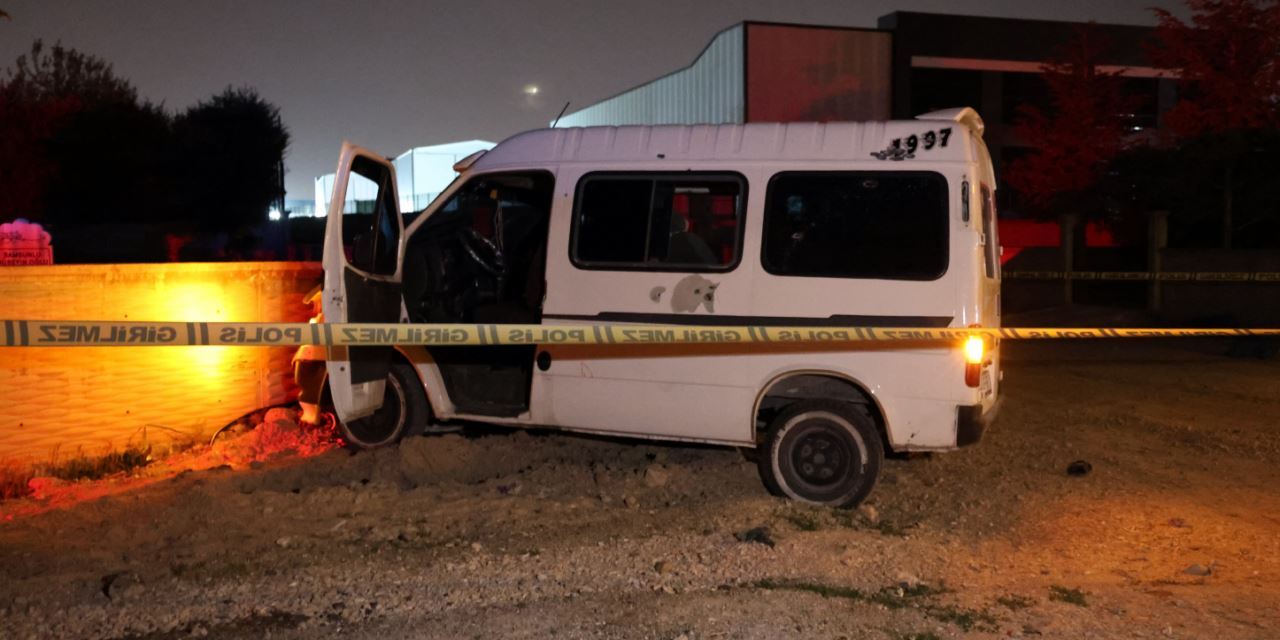 Konya'da minibüs tarandı; 1 kişi öldü, 1 kişi ağır yaralı