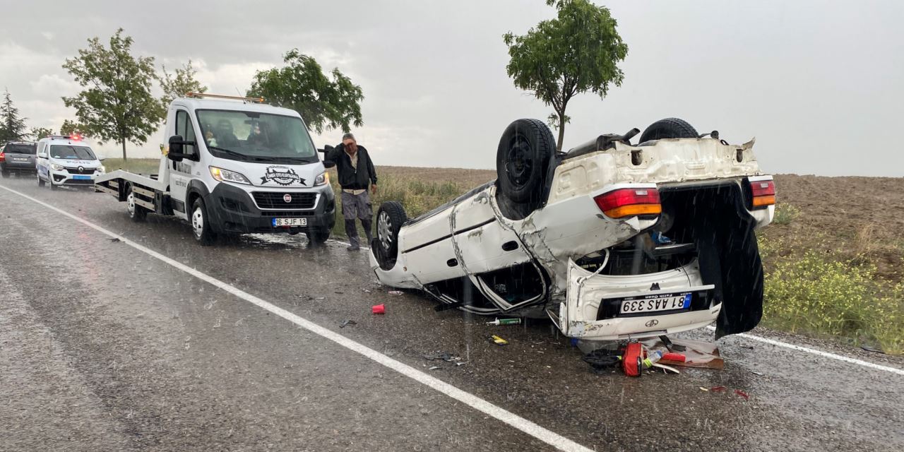 Konya'da otomobil takla attı: 3 kişi yaralı